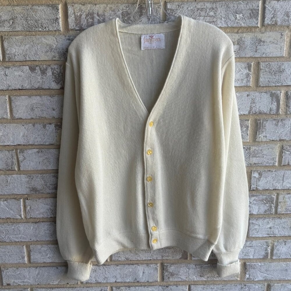 Jantzen Vintage Long Sleeve V-Neck Botton Front Cardigan Sweater Women's Size M.
